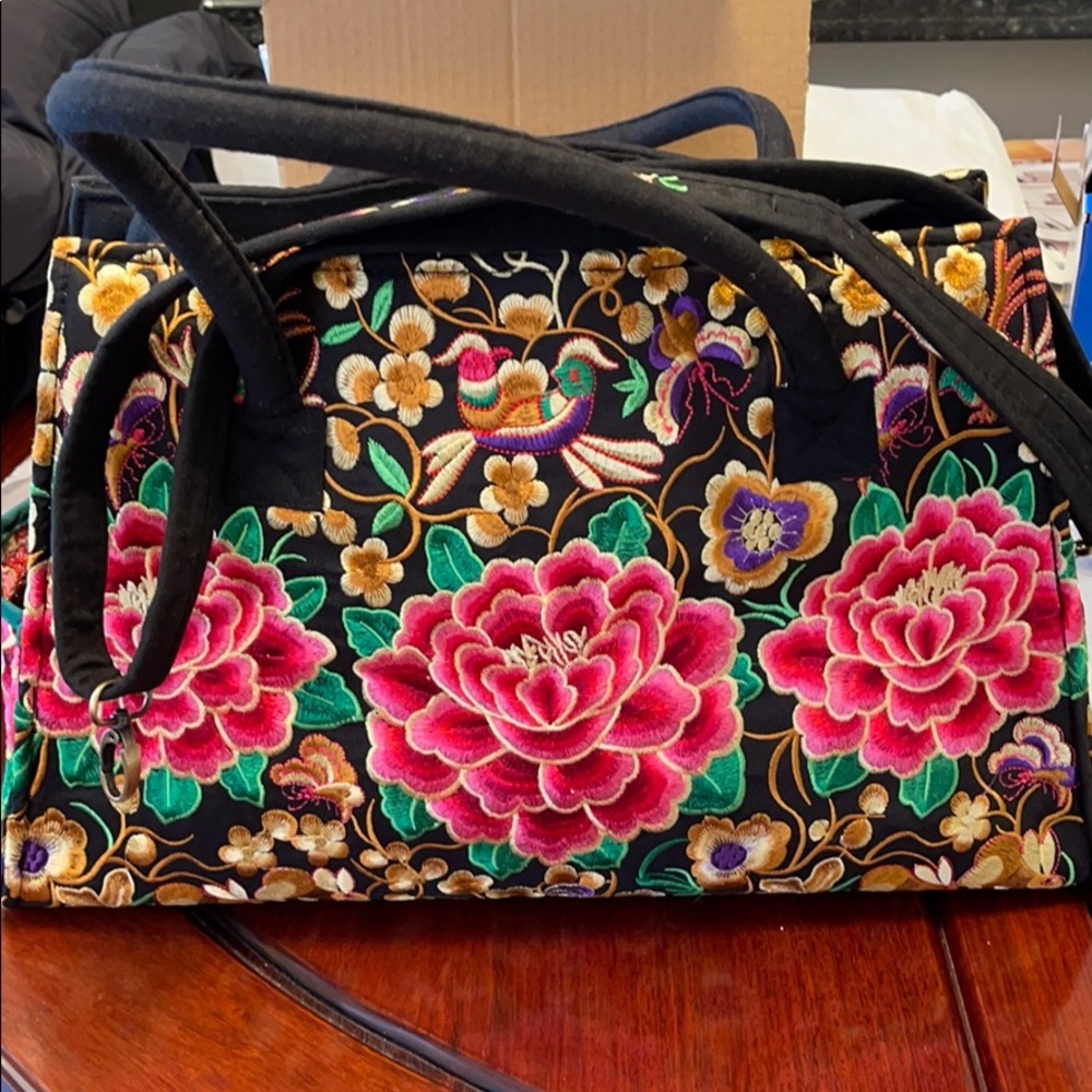 Embroidered Tote/Crossbody